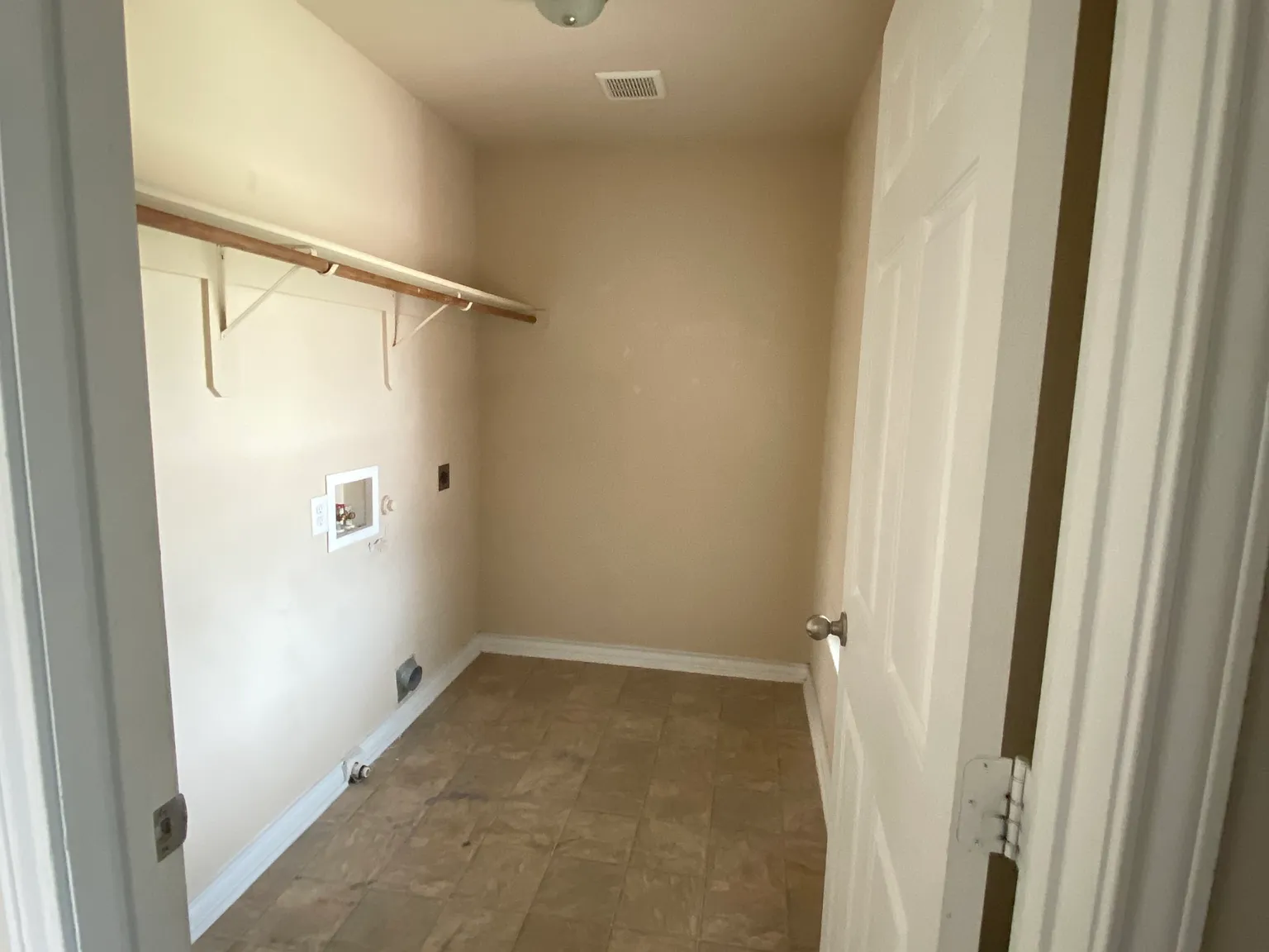 267 Castleridge Dr — Photo 3
