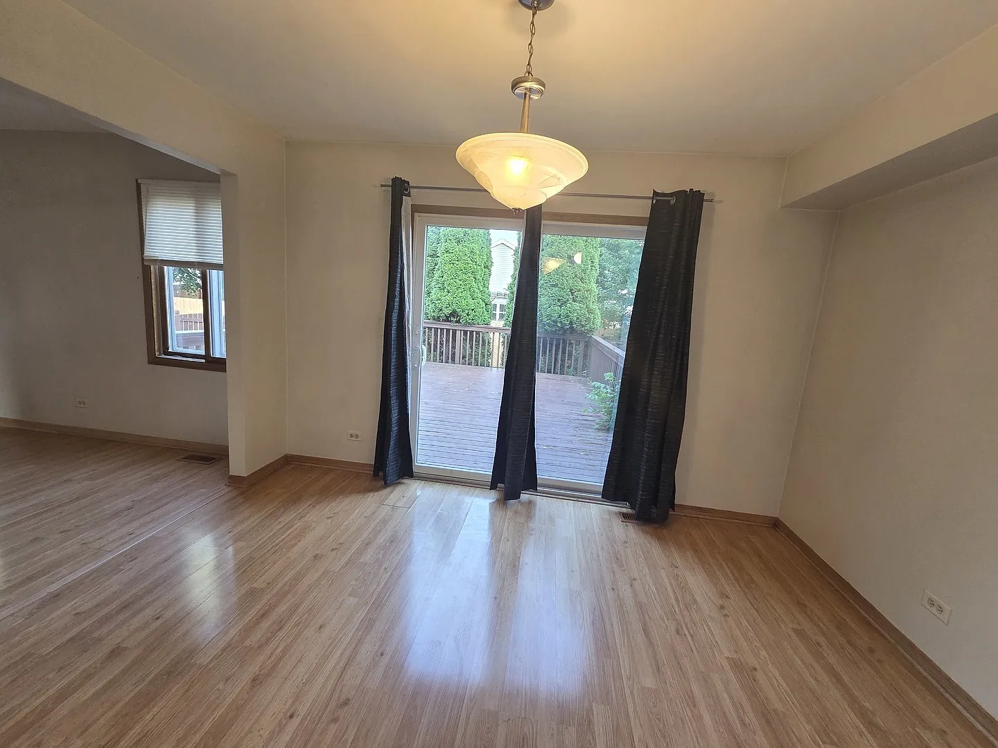 3 bed, 1.5 bath, 1491 sqft, $2,875 — Photo 4