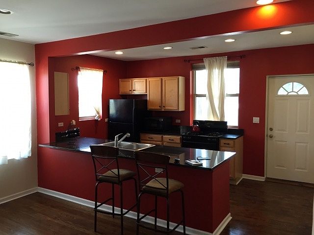 1st image of 3839 N Western Ave Unit 304