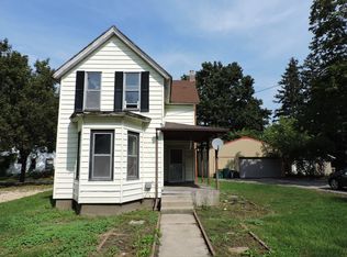 105 E Main St, Genoa, IL 60135