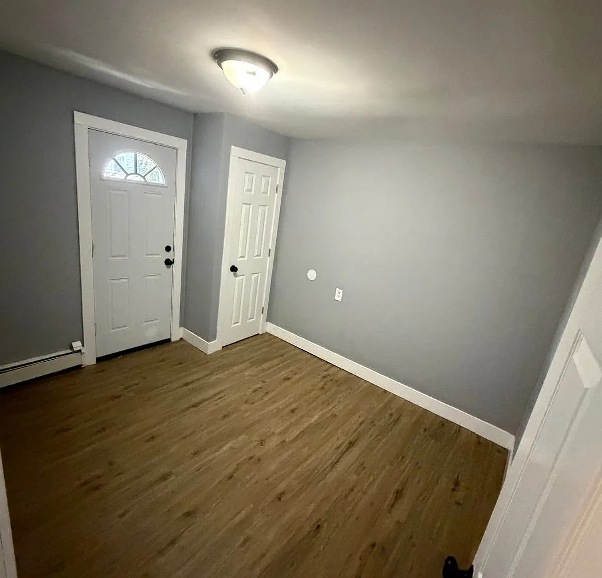 3 bed, 1000 sqft, $2,200 — Photo 4