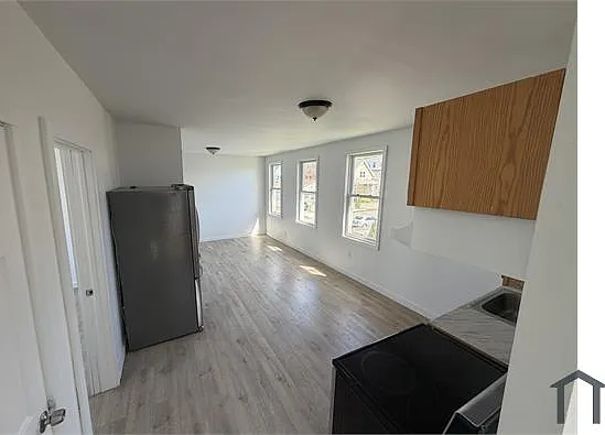 10 Beatrice St #2 — Photo 3