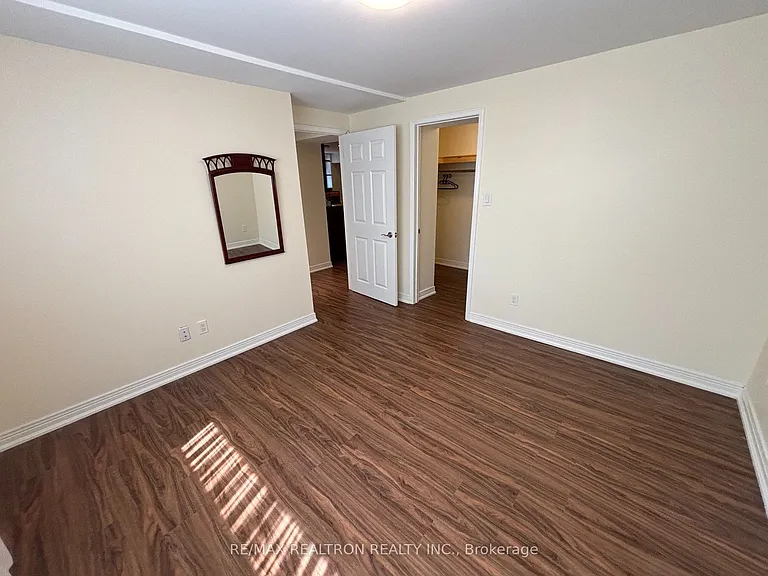 695 Glencairn Ave #BASEMENT — Photo 10