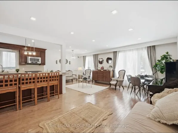 200 Maxome Ave, Toronto, ON M2M 3L2