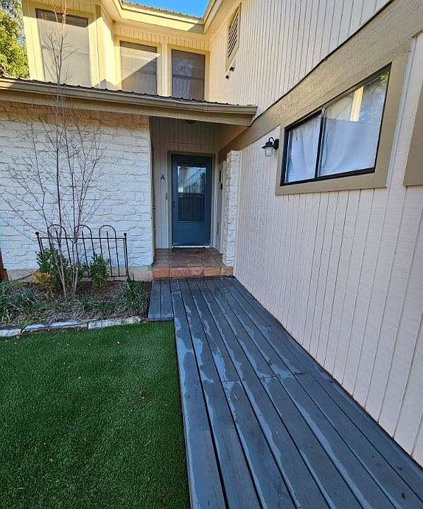 1st image of 1903 Westridge Dr APT A