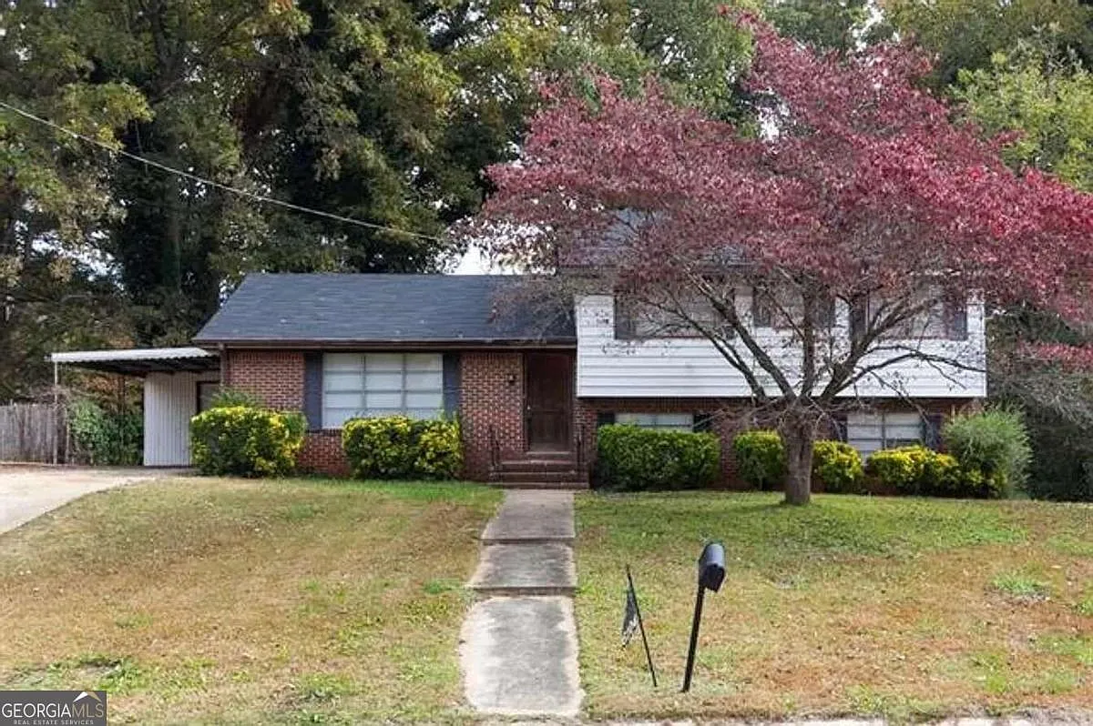 6104 Winview Dr photo 1