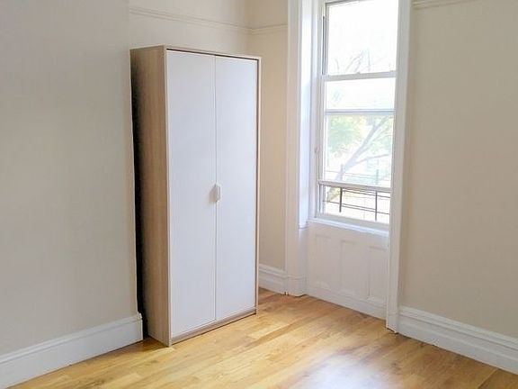 3rd image of 428 Bleecker St #2A