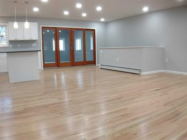 29 Heaney Dr — Photo 2