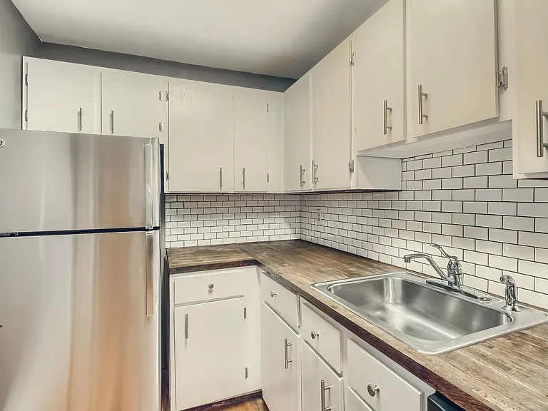 1275 N Clarkson St #1 — Photo 12
