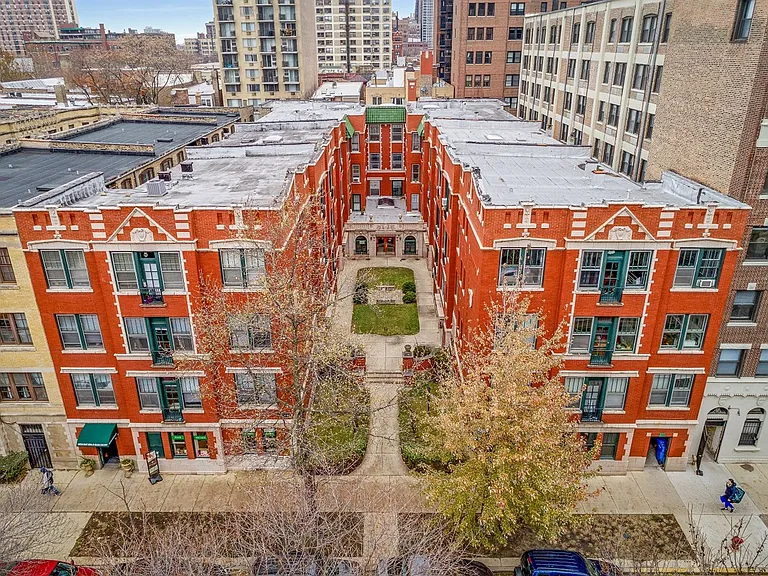 428-36 W. Surf — Photo 14