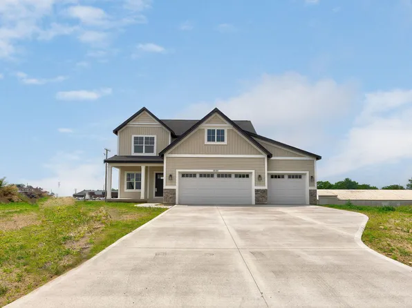 10132 Strawberry Ln, Zeeland, MI 49464