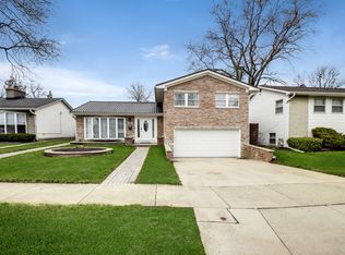 748 Sandy Ln, Des Plaines, IL