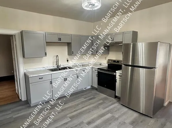 3279 S Pine Ave, Milwaukee, WI 53207