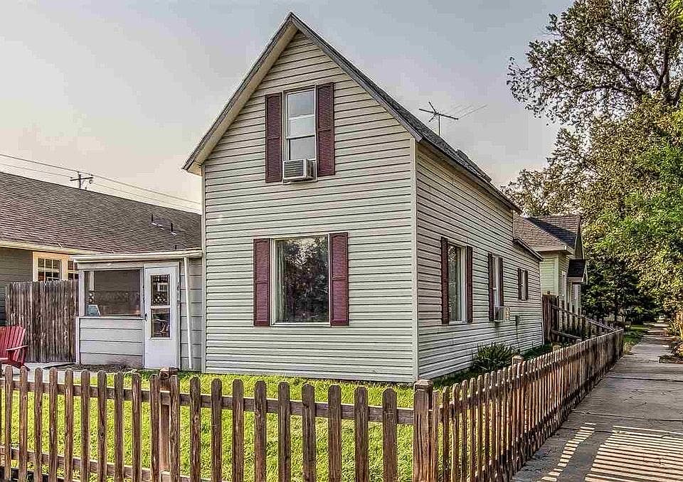 Front yard and house