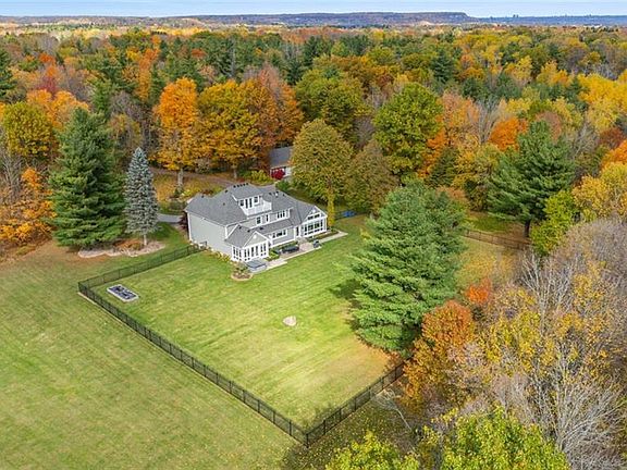 4th image of 6502 McNiven Rd