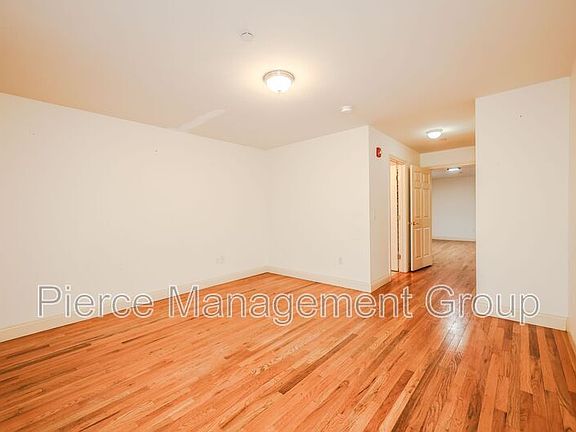 5th image of 843 S Mammoth Rd Unit 2
