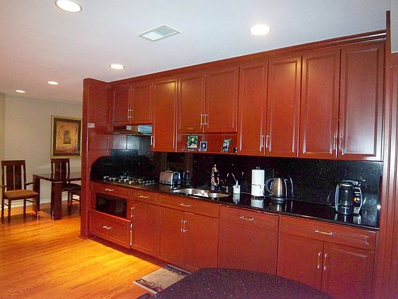 Fully equiped kitchen w Dacor & Thermador appliances