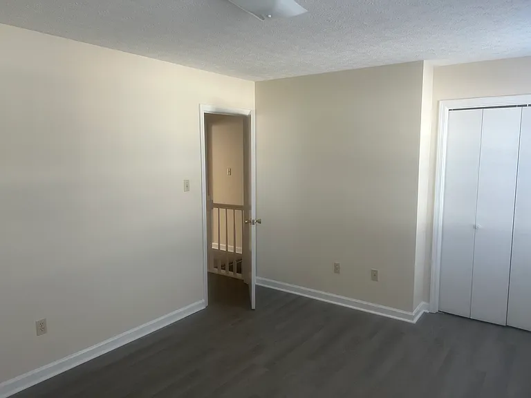 3260 Spring Hollow Ave — Photo 12