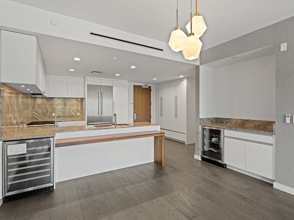 1st image of 328 Adolphus Ave #606