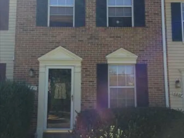 6885 Chasewood Cir, Centreville, VA 20121