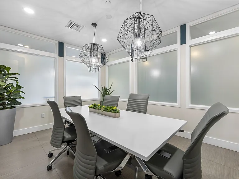Axis 2300 Apartments — Photo 17