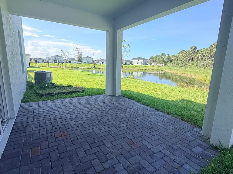1707 Colebrook Cir SW — Photo 11