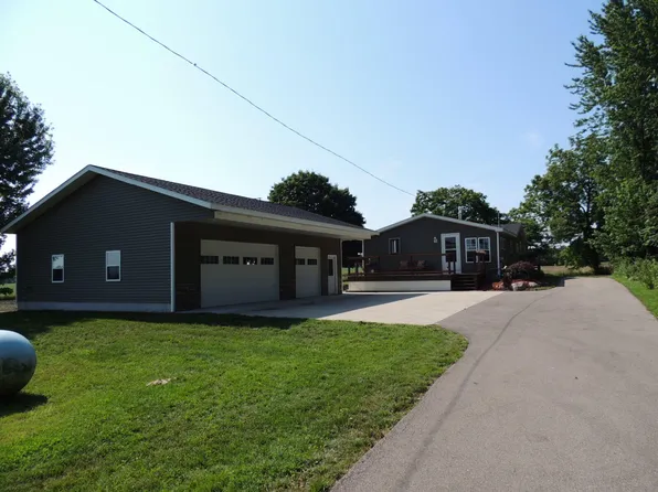 6658 126th Ave, Fennville, MI 49408