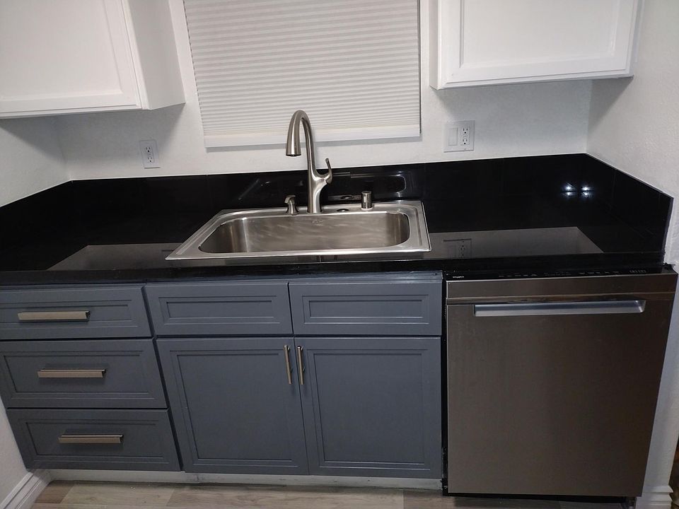 1st image of 3667 1/2 Marlborough Ave