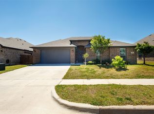 1408 Eagle Nest Dr, Azle, TX 76020