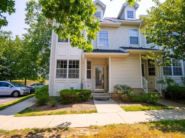 1010 Blossom Cir, Dayton, NJ 08810