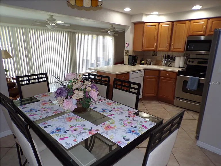 182 Chelsea Ct NW — Photo 5