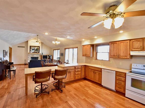 4th image of 1910 Inglewood Dr