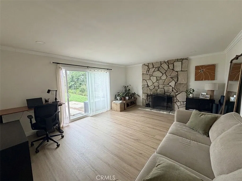 5 bed, 2265 sqft, $6,800 — Photo 4