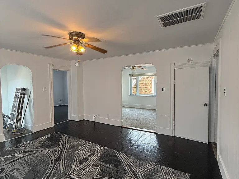 106 S Linwood Ave #B — Photo 2