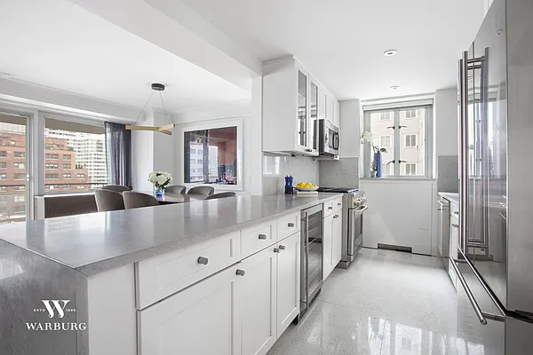 Sold by Warburg | media 2