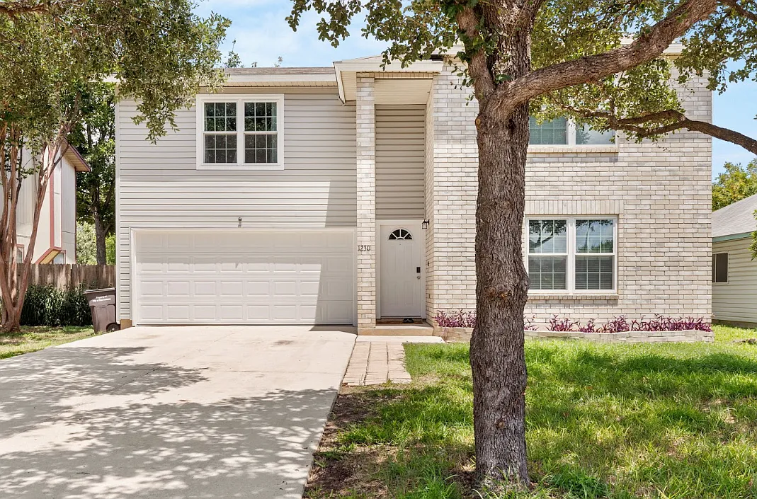 3 bed, $12,000 — Photo 1