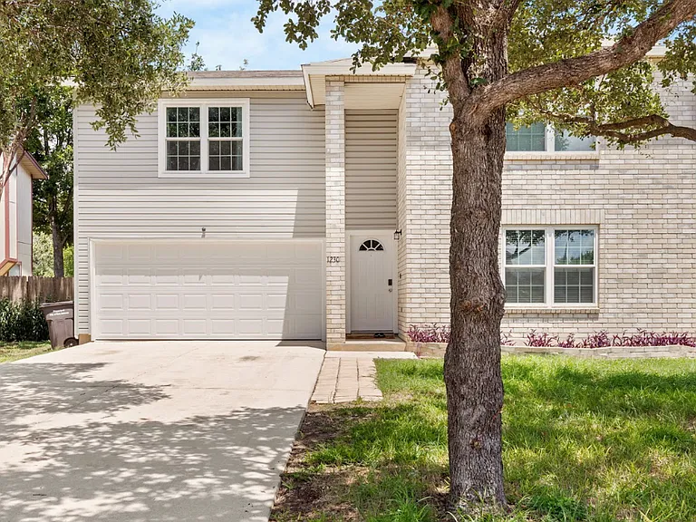 Richland Hills Dr — Photo 1