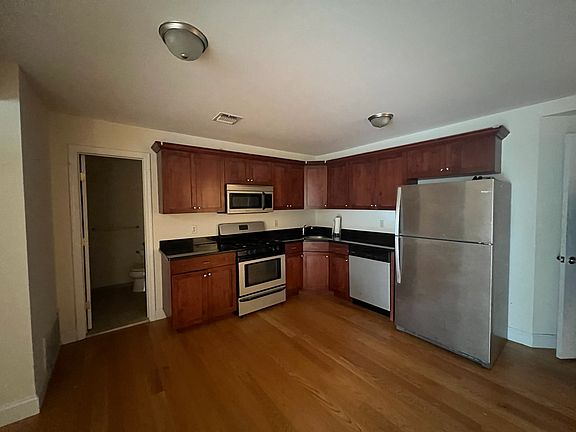 2nd image of 67 W Main St APT 202