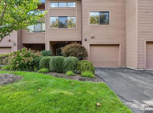 84 Windsor Cir #84C, Washington Township, NJ