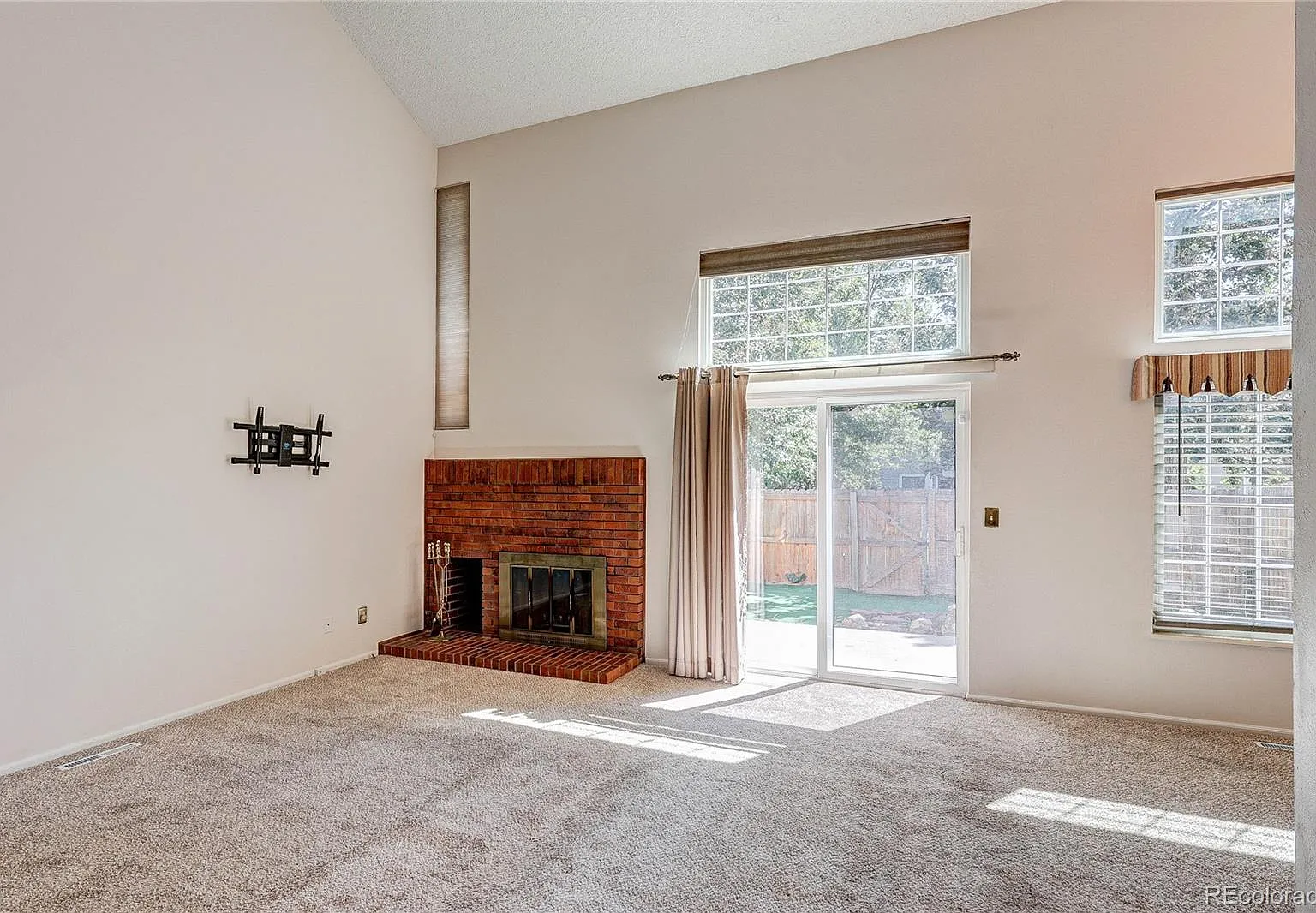 Sandpiper Town Houses — Photo 3