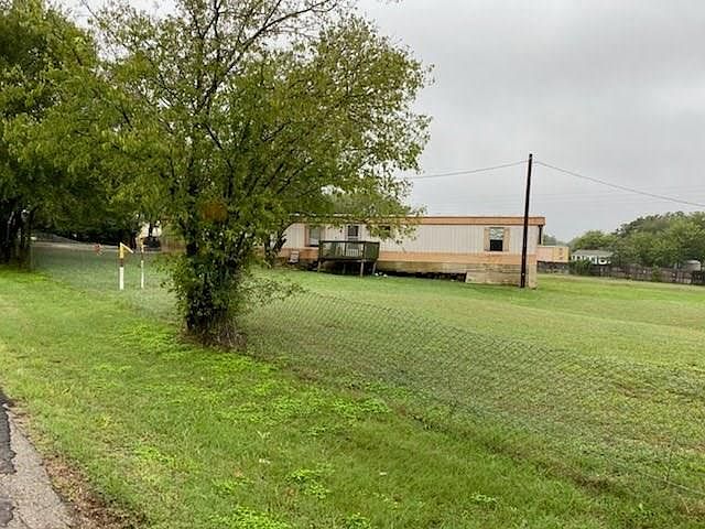 2nd image of 2736 County Road 405
