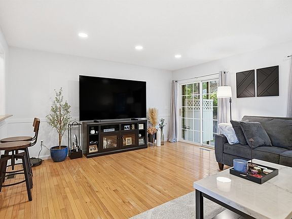 2nd image of 18 Palmer Rd Unit 15