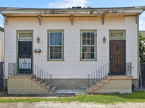 2nd image of 2225-27 Marais St #2225