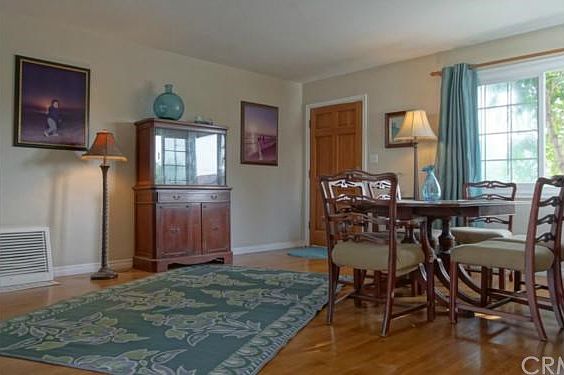 3rd image of 214 Fairway Pl