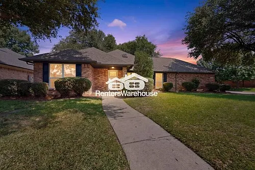 1211 Fairfax Dr Photo 1