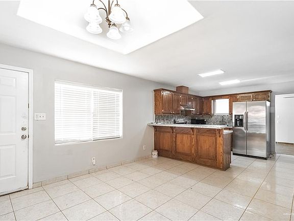 4th image of 1809 S Wayne Dr W
