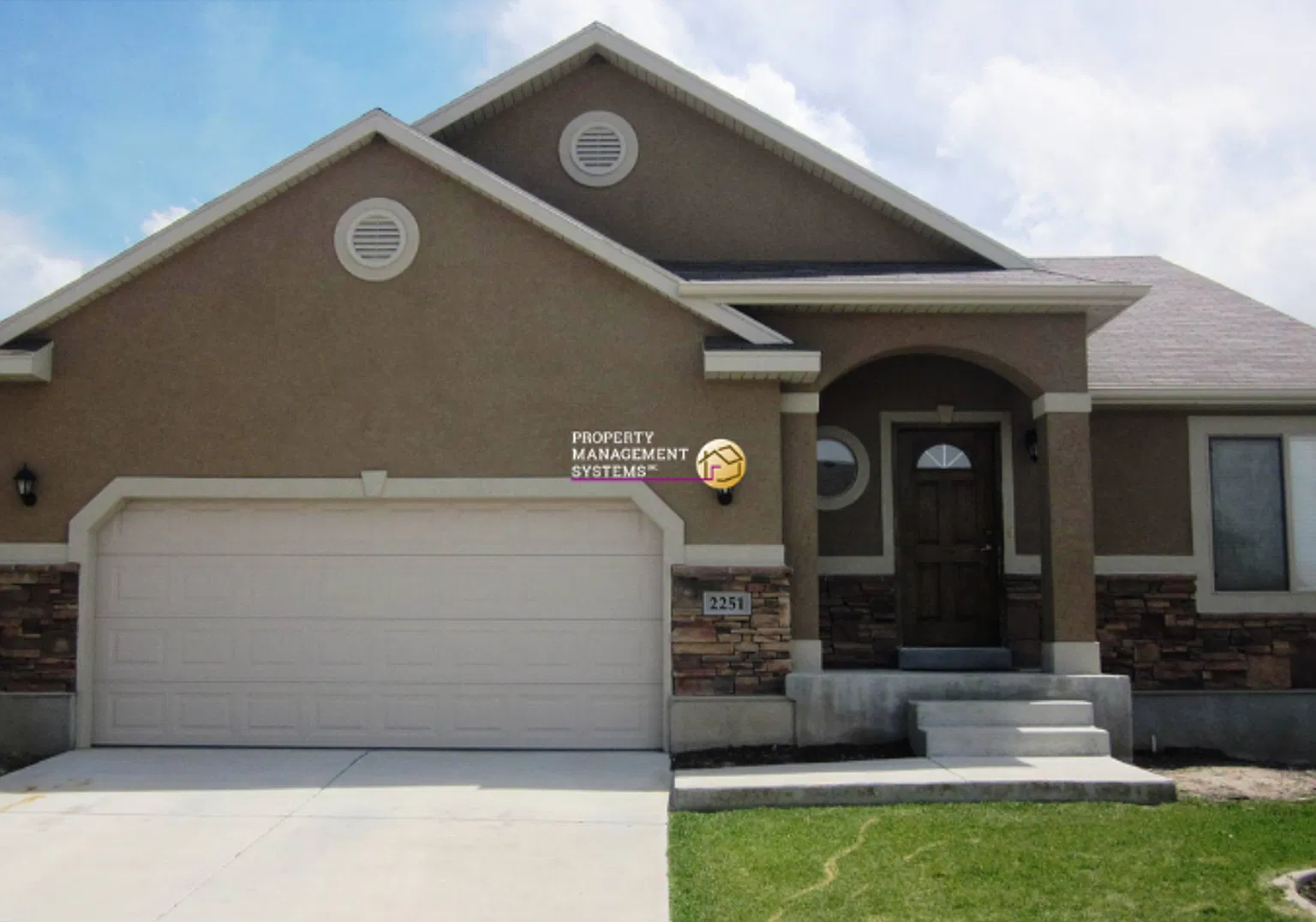 Spacious 5 Bedroom Lehi Home — Photo 1