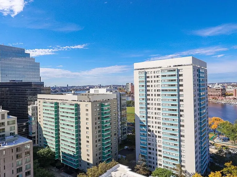 8 Whittier Pl #21G — Photo 3