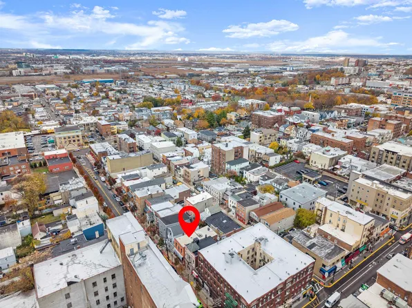 510 43rd Street image 11 of 32