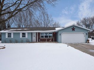 2739 Tulip Ct, Green Bay, WI 54313